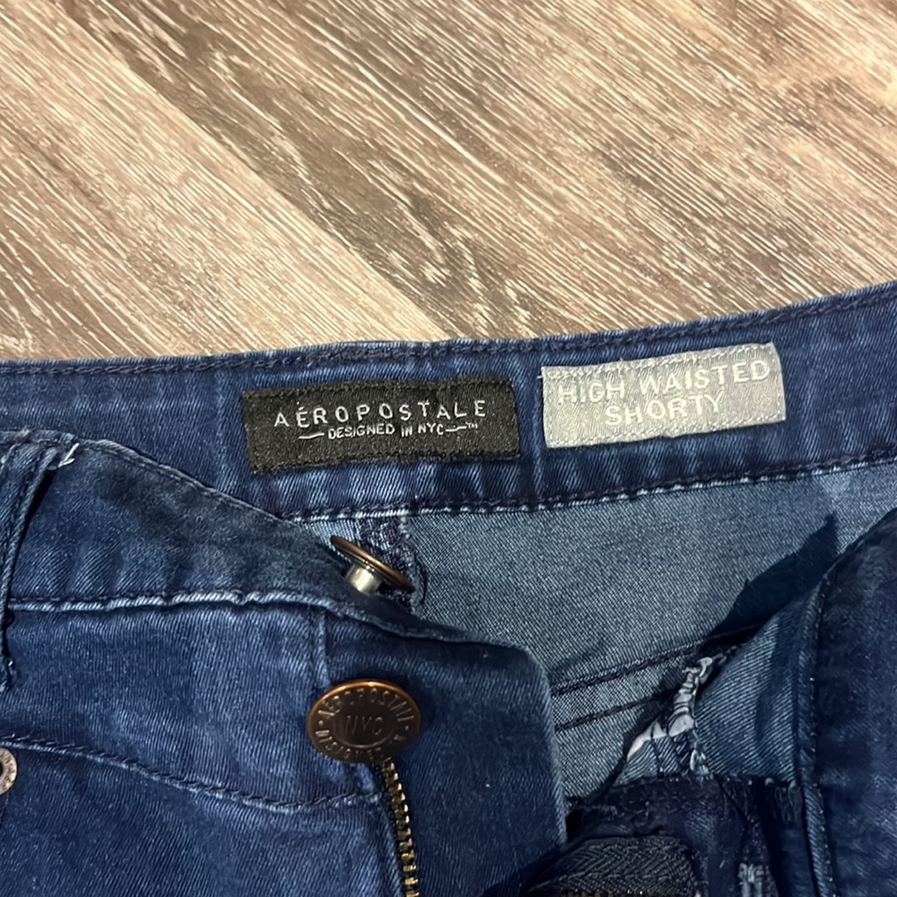 Shorts - Picture 2 of 3